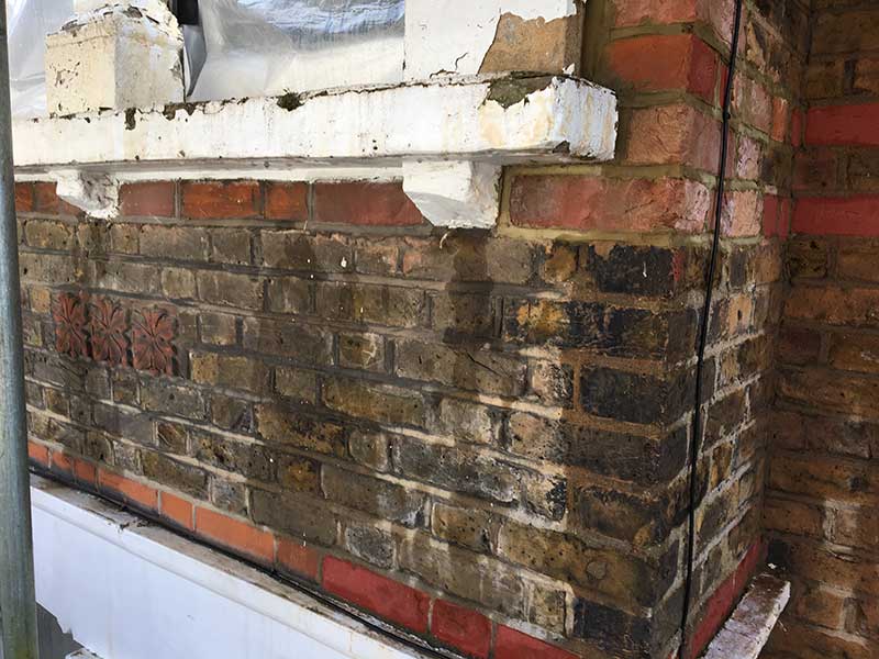 ChemicalCleaning3 dirty house bricks